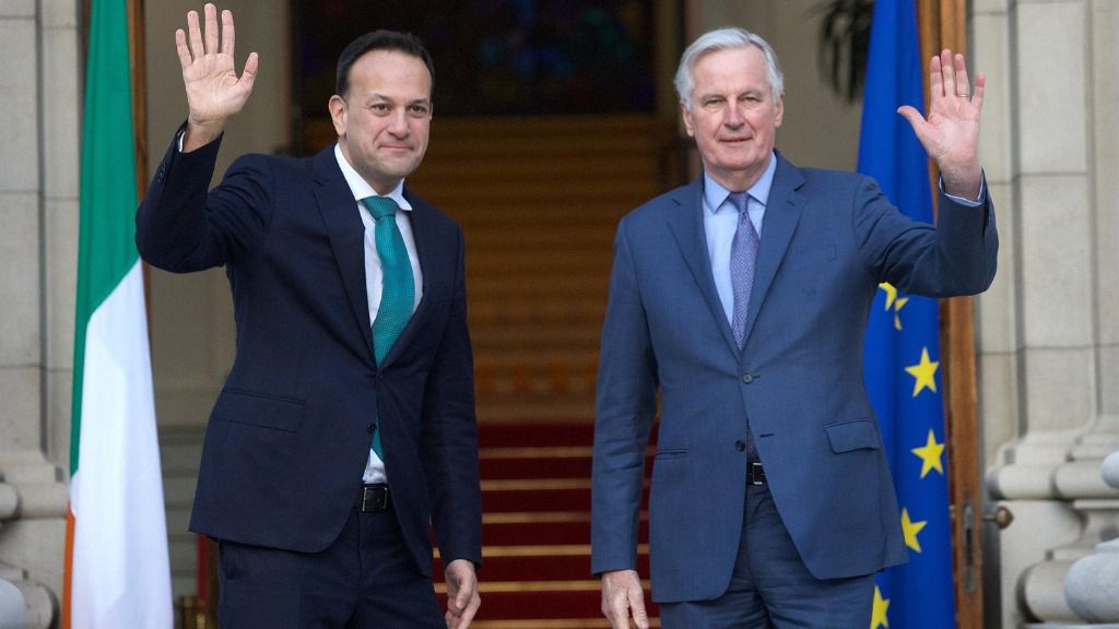 Leo Varadkar y Michel Barnier