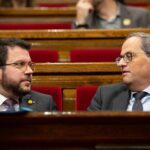 El vicepresidente de la Generalitat, Pere Aragonès, y el presidente de la Generalitat, Quim Torra, durante una sesión plenaria del Parlament