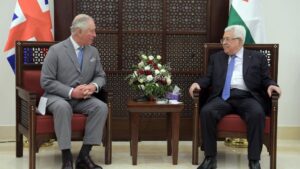 El presidente de la Autoridad Palestina, Mahmud Abbas, se reúne con el príncipe de Gales, Carlos de Inglaterra, en Belén