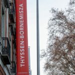 Banderola en la fachada del Museo Thyssen-Bornemisza