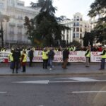 La Coordinadora de Pensionistas de Madrid se concentra ante el Congreso