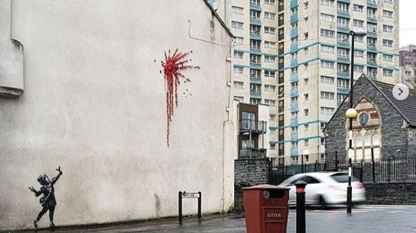 Fotografía del mural de Bansky realizado en Bristol publicada por el artista en su perfil de instagram