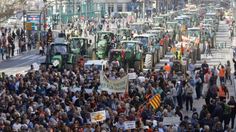 gricultores y ganaderos organizan una 'tractorada' para manifestarse por la "situación límite" que viven los trabajadores del sector primario