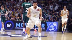 Campazzo celebra una canasta en la final de Copa