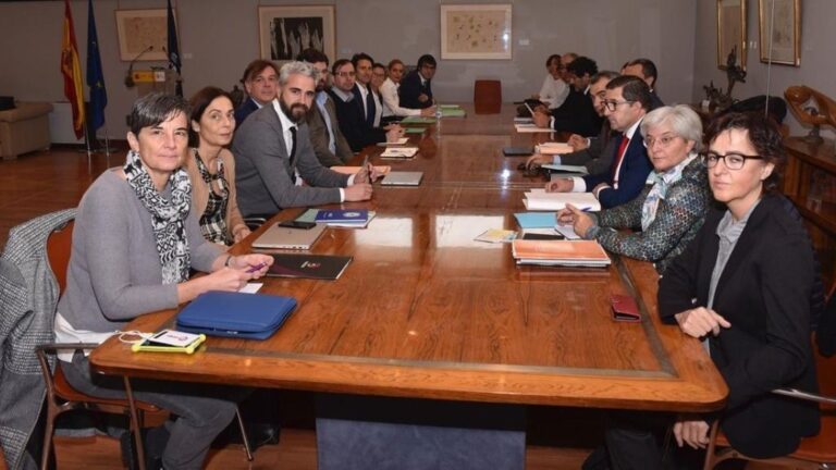 Mesa negociadora del primer Convenio Colectivo del fútbol femenino español