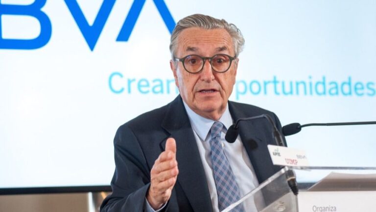 José María Marín Quemada, presidente de la CNMC, durante su intervención en el Curso de Economía organizado por la APIE en la UIMP