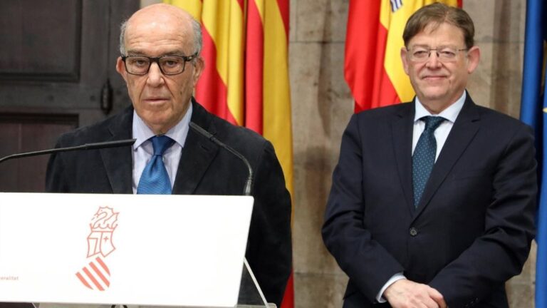 Carmelo Ezpeleta y Ximo Puig, durante un acto del GP de la Comunitat Valenciana