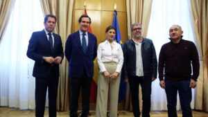 Yolanda Díaz, Unai Sordo, Pepe Álvarez, Antonio Garamendi y Gerardo Cuerva
