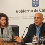 La consejera de Sanidad del Gobierno de Canarias, Teresa Cruz y el jefe del Servicio de Epidemiología del SUC, Domingo Núñez