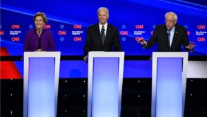 Elizabeth Warren, Joe Biden y Bernie Sanders en un debate de los precandidatos demócratas a la Casa Blanca