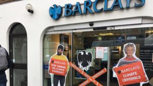 ampaña de Greenpeace contra Barclays por la financiación a la industria de los hidrocarburos
