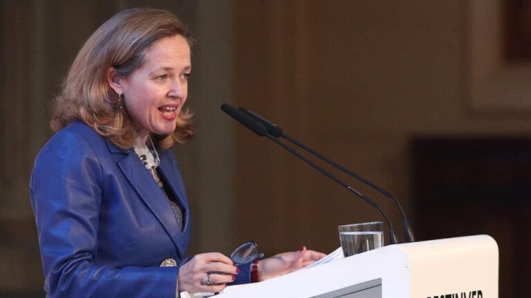 La vicepresidenta Tercera, ministra de Asuntos Económicos y Transformación Digital, Nadia Calviño, durante su intervención en la inaguración del Encuentro Informativo: II Observatorio del Ahorro y la Inversión en España organizado por Bestinver y el IESE