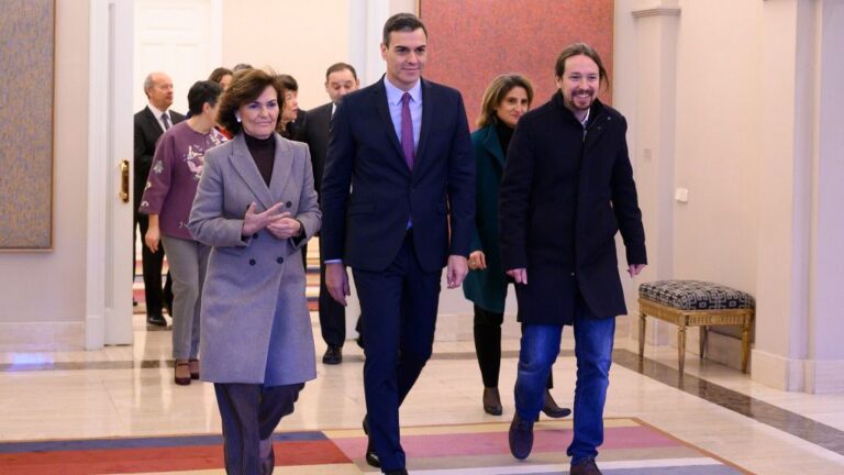 Pedro Sánchez, Pablo Iglesias y Carmen Calvo.