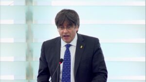 Puigdemont durante su primera intervención ante el pleno del Parlamento Europeo