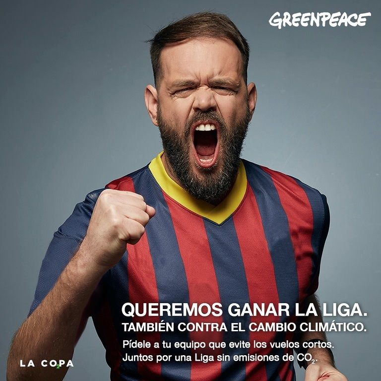 Greenpeace pide a LaLiga que reduzca sus viajes en avión en vuelos cortos