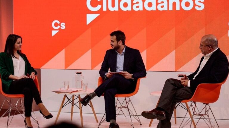 Los candidatos a la Presidencia de Ciudadanos, Inés Arrimadas y Francisco Igea, en un debate previo a las primarias