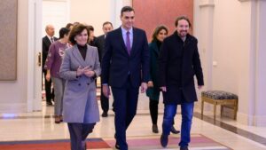 Pedro Sánchez, Pablo Iglesias y Carmen Calvo.