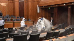 Labores de limpieza en el Parlamento de Líbano