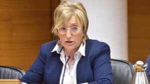 La consellera de Sanidad, Ana Barceló, comparece en Les Corts