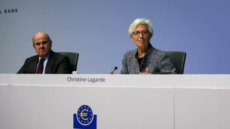 La presidenta del BCE, Christine Lagarde, y el vicepresidente, Luis de Guindos