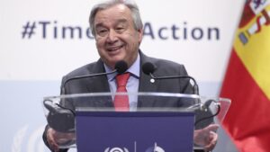 El secretario general de Naciones Unidas, Antonio Guterres, ofrece una rueda de prensa durante la primera jornada de la Conferencia de Naciones Unidas sobre el Cambio Climático (COP25), en Madrid (España), a 2 de diciembre de 2019