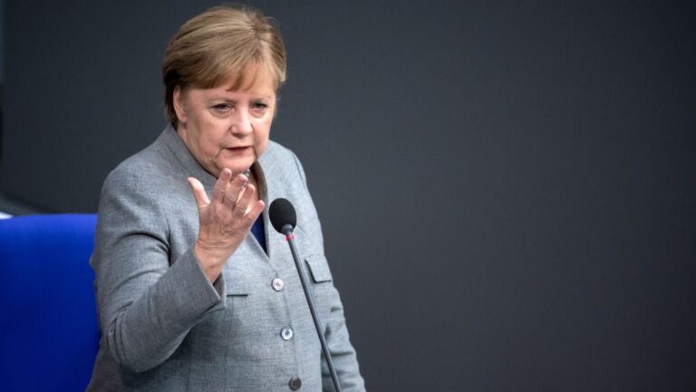 La canciller alemana, Angela Merkel, durante su intervención en el Bundestag