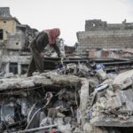 Daños causados por los bombardeos del Ejército de Siria contra la ciudad de Idlib, capital de la provincia