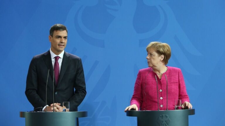 Pedro Sánchez y Angela Merkel