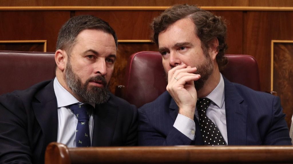 El presidente de Vox, Santiago Abascal, y el portavoz del partido en el Congreso de los Diputados, Iván Espinosa de los Monteros