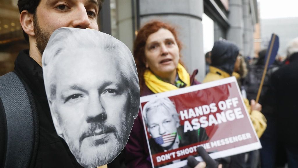 Manifestación en Bruselas a favor de la liberación del fundador de Wikileaks, Julian Assange