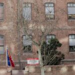 Fachada y entrada de la residencia de ancianos de Madrid donde se han confirmado contagios