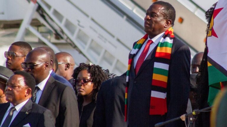 El presidente de Zimbabue, Emmerson Mnangagwa