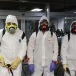 Delegados sindicales y voluntarios desinfectan la residencia Doctor González Bueno de Madrid