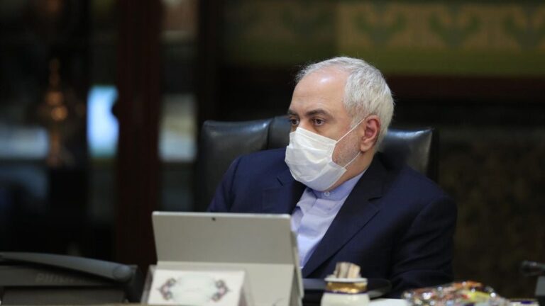 Mohamad Yavad Zarif con mascarilla