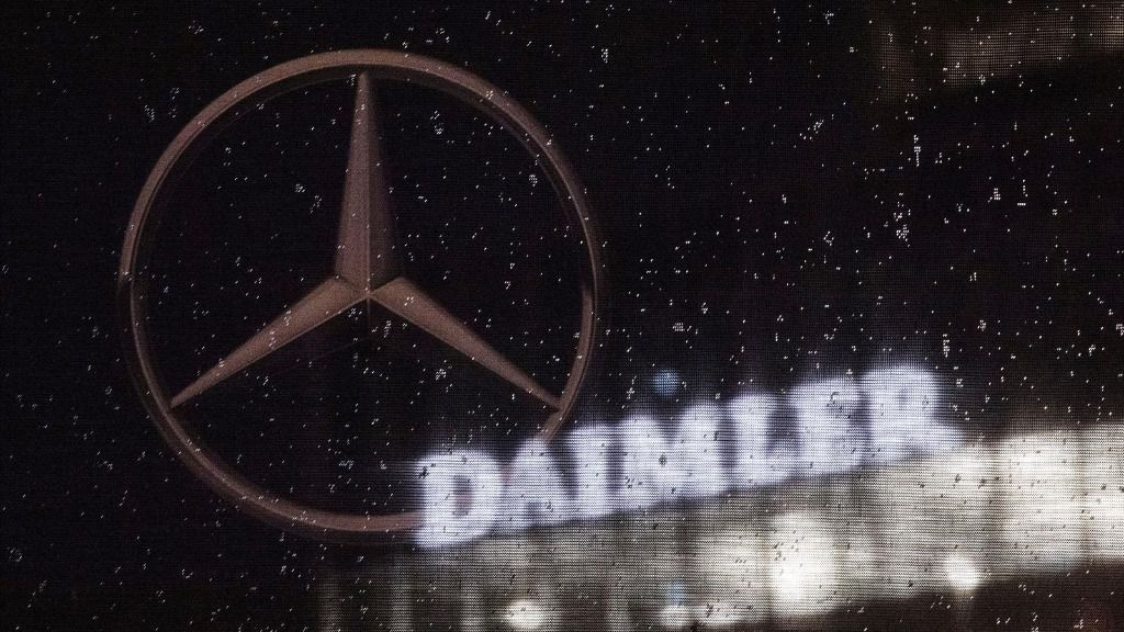 Logo de Daimler y de Mercedes-Benz.