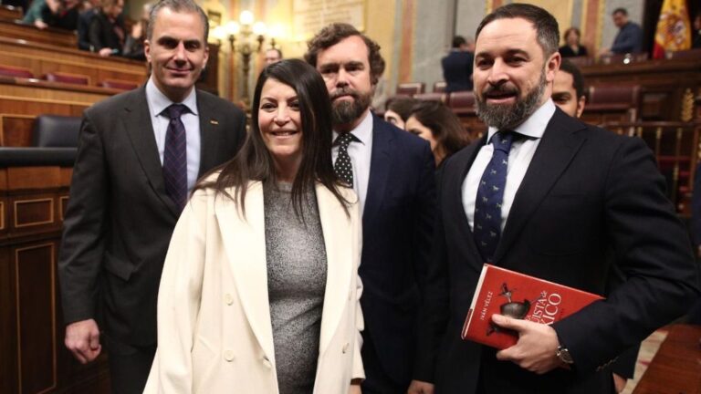 Los diputados de Vox Javier Ortega Smith, Macarena Olona, Iván Espinosa de los Monteros y Santiago Abascal en el Congreso de los Diputados