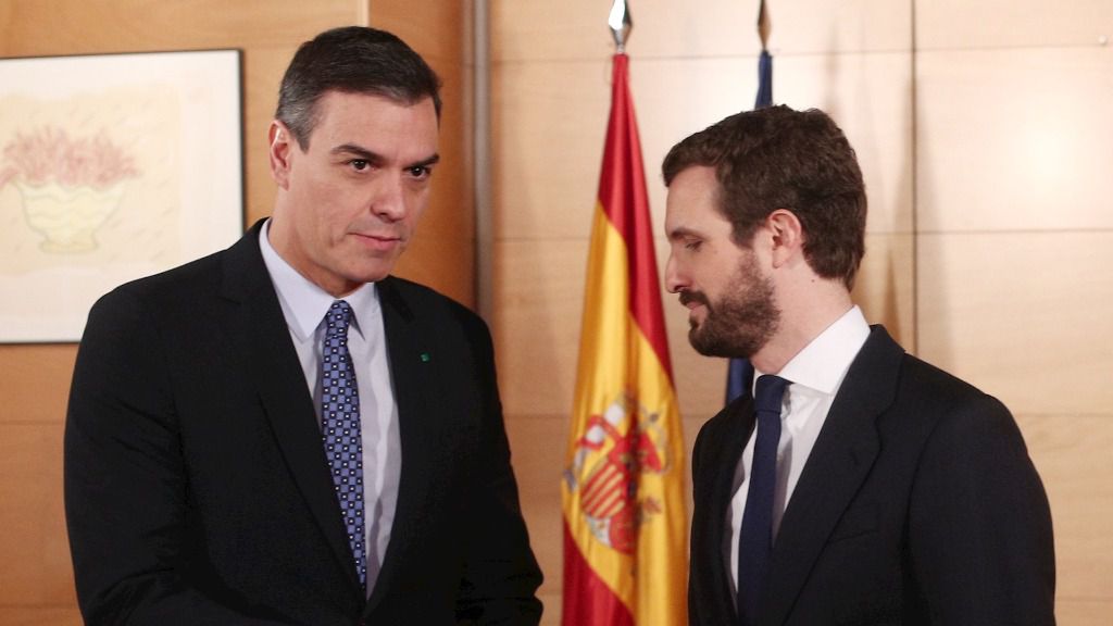Reunión del jefe del Ejecutivo en funciones, Pedro Sánchez, y el líder del PP, Pablo Casado