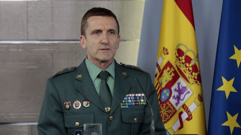 El Jefe del Estado Mayor de la Guardia Civil, el general José Manuel Santiago