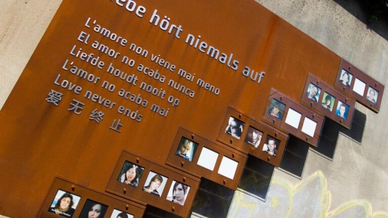 Memorial de las víctimas de la Loveparade en Duisburgo