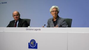 La presidenta del BCE, Christine Lagarde, y el vicepresidente, Luis de Guindos