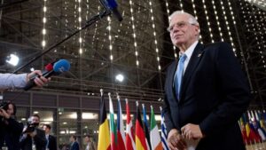 Josep Borrell ante la prensa en Bruselas