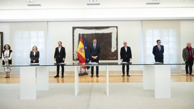 Pedro Sánchez, Unai Sordo, Pepe Álvarez, Antonio Garamendi y Gerardo Cuerva