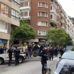 Los vecinos de la zona de Núñez de Balboa (Madrid) vuelven a reclamar en la calle la dimisión de Pedro Sánchez