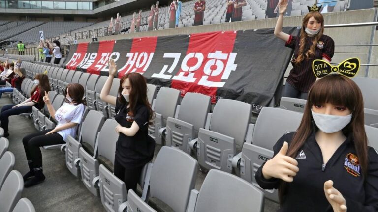 Múñecas sexuales usadas como público por el FC Seoul