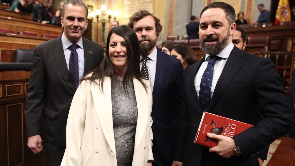 Los diputados de Vox Javier Ortega Smith, Macarena Olona, Iván Espinosa de los Monteros y Santiago Abascal en el Congreso de los Diputados