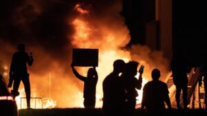 Disturbios en Minneápolis por la muerte de George Floyd, un hombre negro, a manos de la Policía