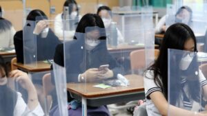 Vuelta a las clases en Corea del Sur con medidas de prevención