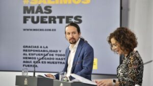 Pablo Iglesias y María Jesús Montero en la rueda de prensa del Consejo de Ministros