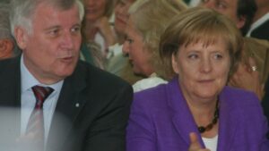 Horst Seehofer junto a Angela Merkel