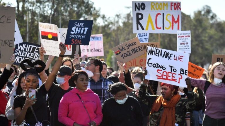 Marcha antirracista en Australia